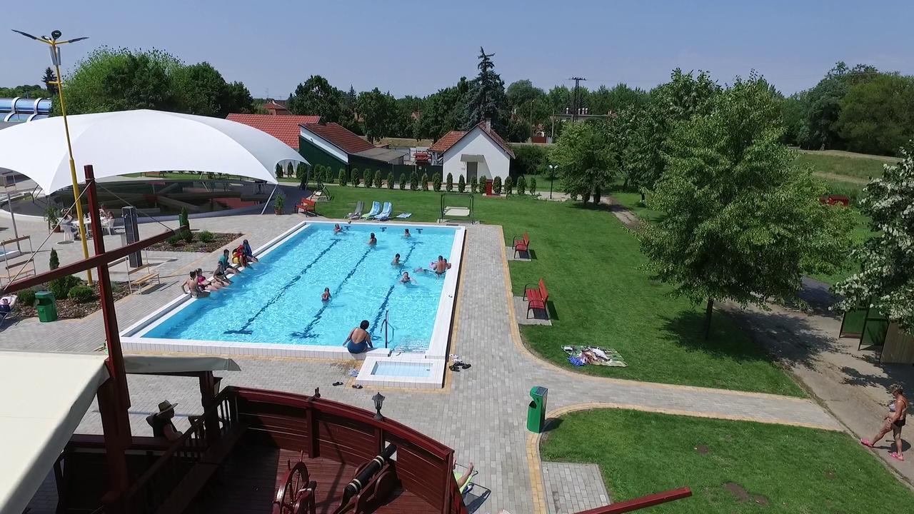 Hoforras Hotel Gyula Exterior photo